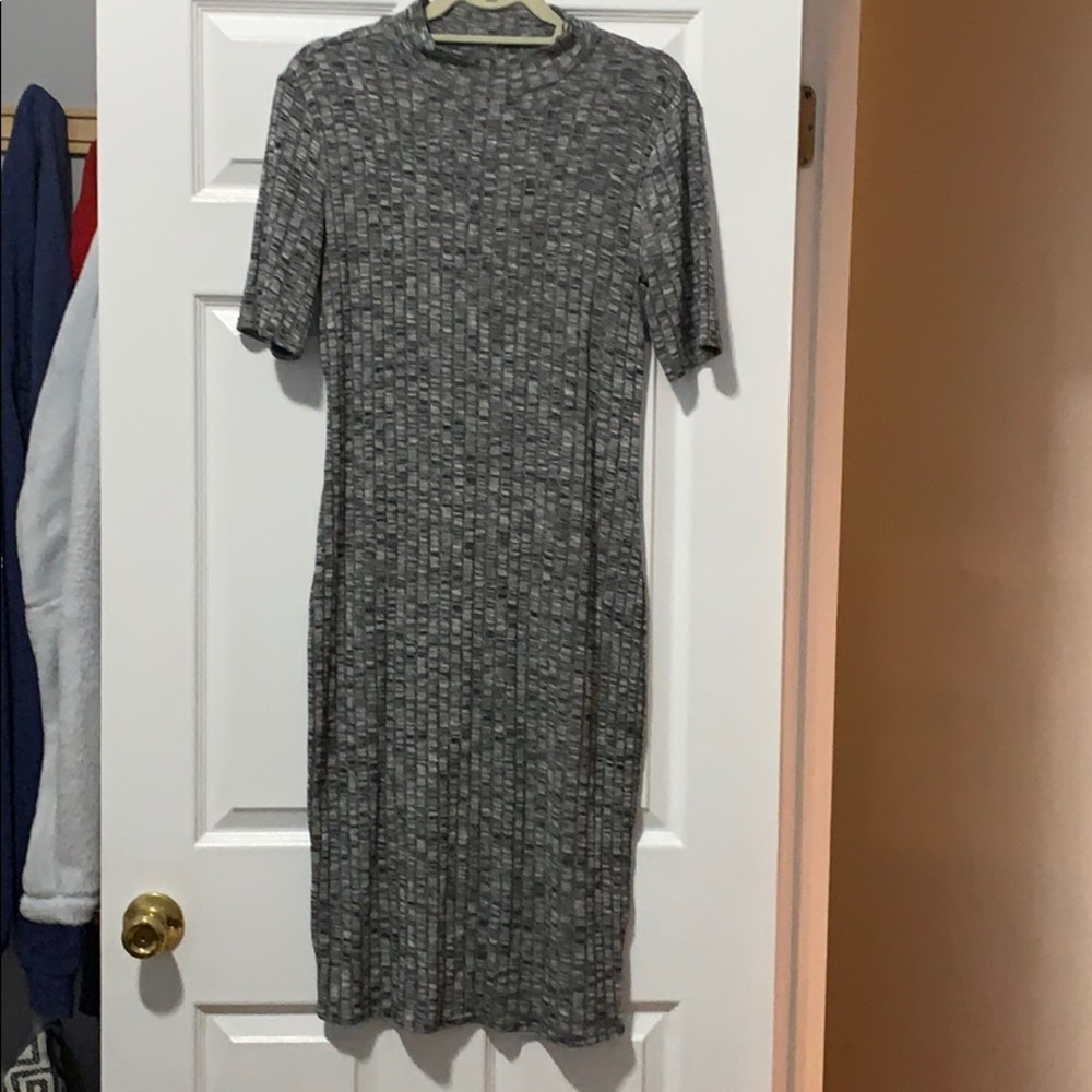 Knee length gray bodycon dress